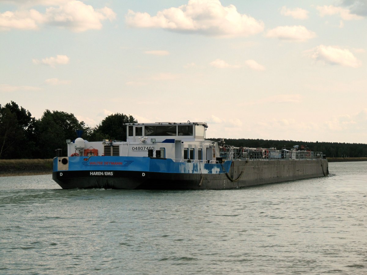 TMS Walter Deymann (04807460 , 84,66 x 9,5m) am 13.08.2019 im Elbe-Seitenkanal  Höhe Weißes Moor auf Bergfahrt.