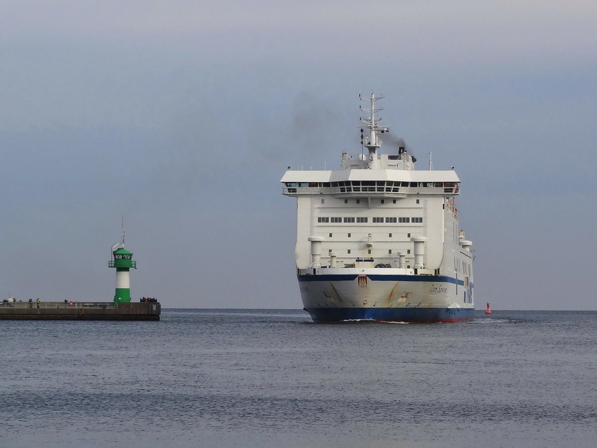 TOM SAWYER , Ro-Ro/Passagier Schiff , IMO 8703232 , Baujahr 1989 , 177.04 x 26 m , 20.10.2020 , Einfahrt Travemünde