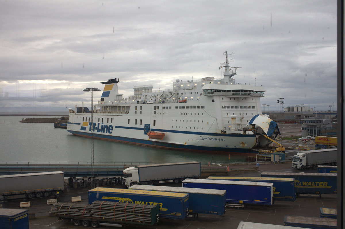 Tom Sawyer in Trelleburg.Ein Fährschiff der TT Linie.22.10.2016  14:42 Uhr.