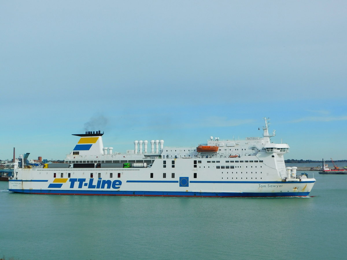 Tom Sawyer verlässt am 19.09.2019 Trelleborg, mit dem Ziel Rostock. 