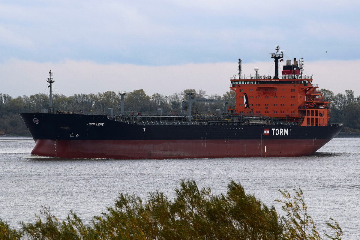 TORM LENE , Tanker , IMO  9390769 , Baujahr 2008 , 183 × 32.2m , 30.10.2018 Grünendeich