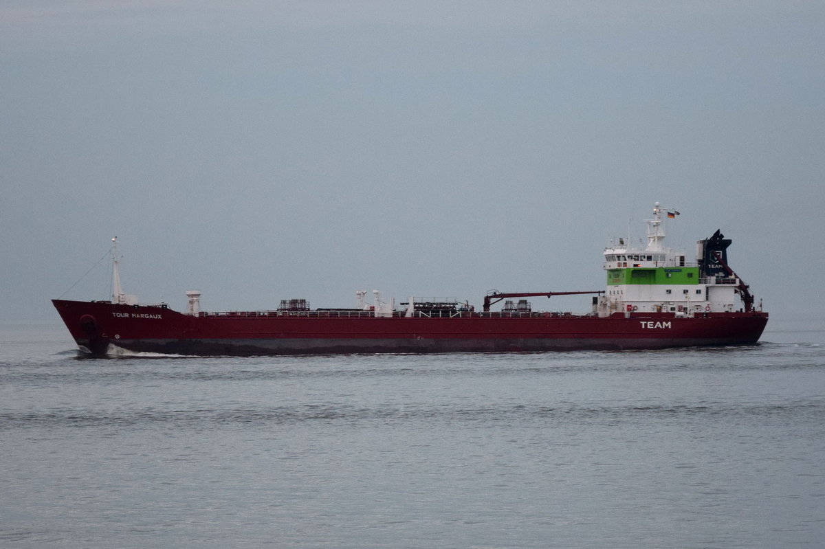 TOUR MARGAUX , Tanker , IMO 9034731 , Baujahr 1993 , 113.6 × 17.7m , 16.05.2017  Cuxhaven