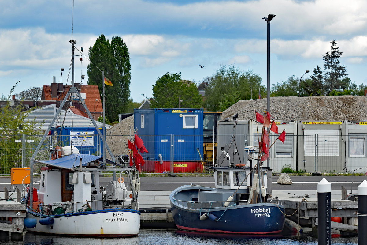 TRA 1  Pirat  und TRA 44  Robbe I  am 14.05.2020 in Lübeck-Travemünde