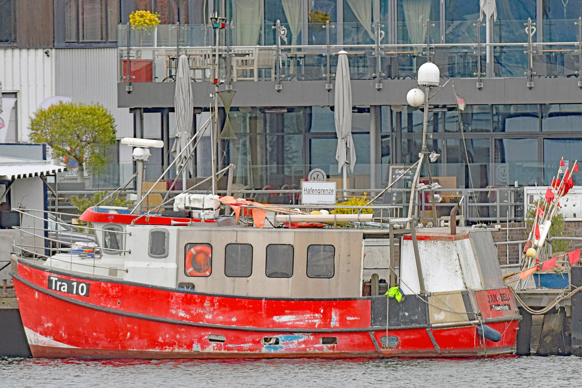 TRA 10 JAN-BELLA am 20.10.2020 im Fischereihafen von Lübeck-Travemünde