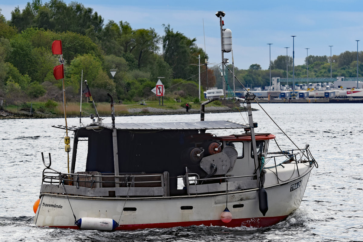 TRA 24  Petra  am 16.05.2020 im Hafen von Lübeck-Travemünde