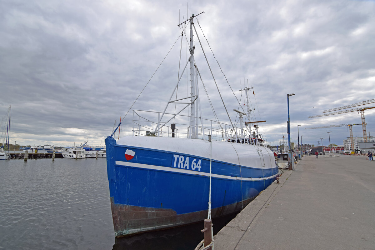 TRA 64 (ex GOT 10) HANSEAT am 01.05.2022 in Lübeck-Travemünde