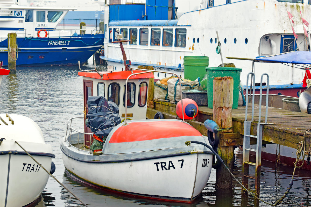 TRA 7 am 15.4.2018 in Lübeck-Travemünde liegend