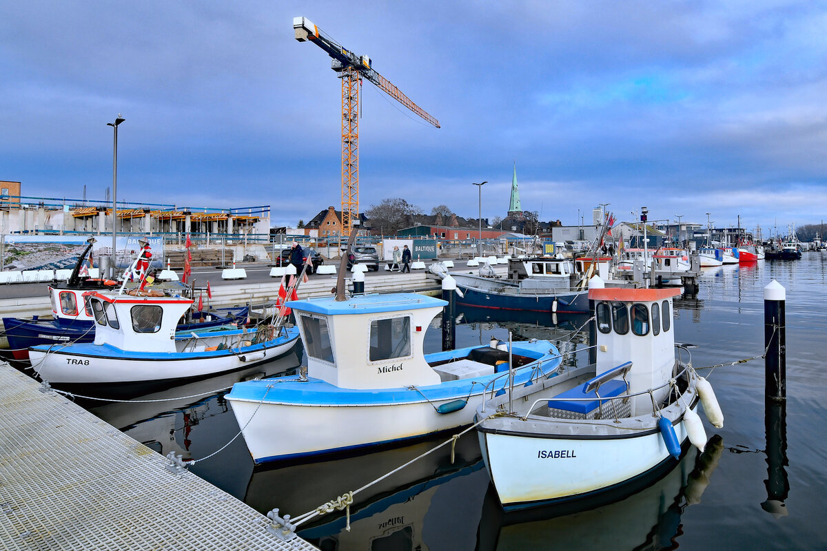 TRA 8, ISABELL und MICHEL am 23.12.2022 in Lübeck-Travemünde