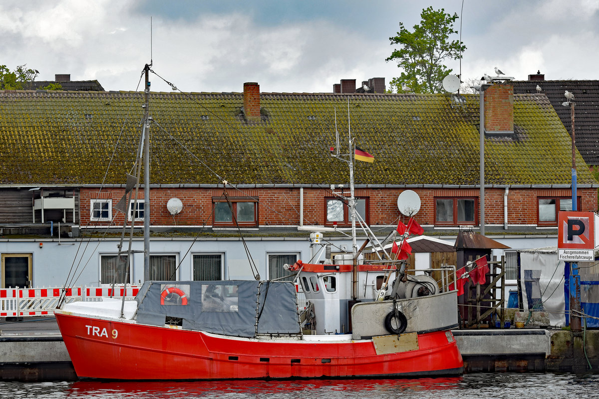 TRA 9 am 01.05.2020 im Hafen von Lübeck-Travemünde