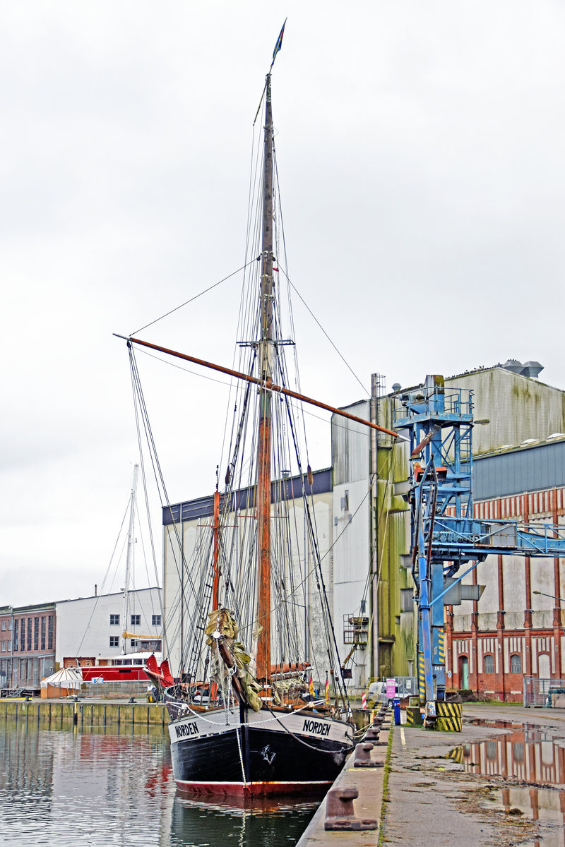 Traditionssegler NORDEN am 07.01.2021 im Hafen von Neustadt / Holstein