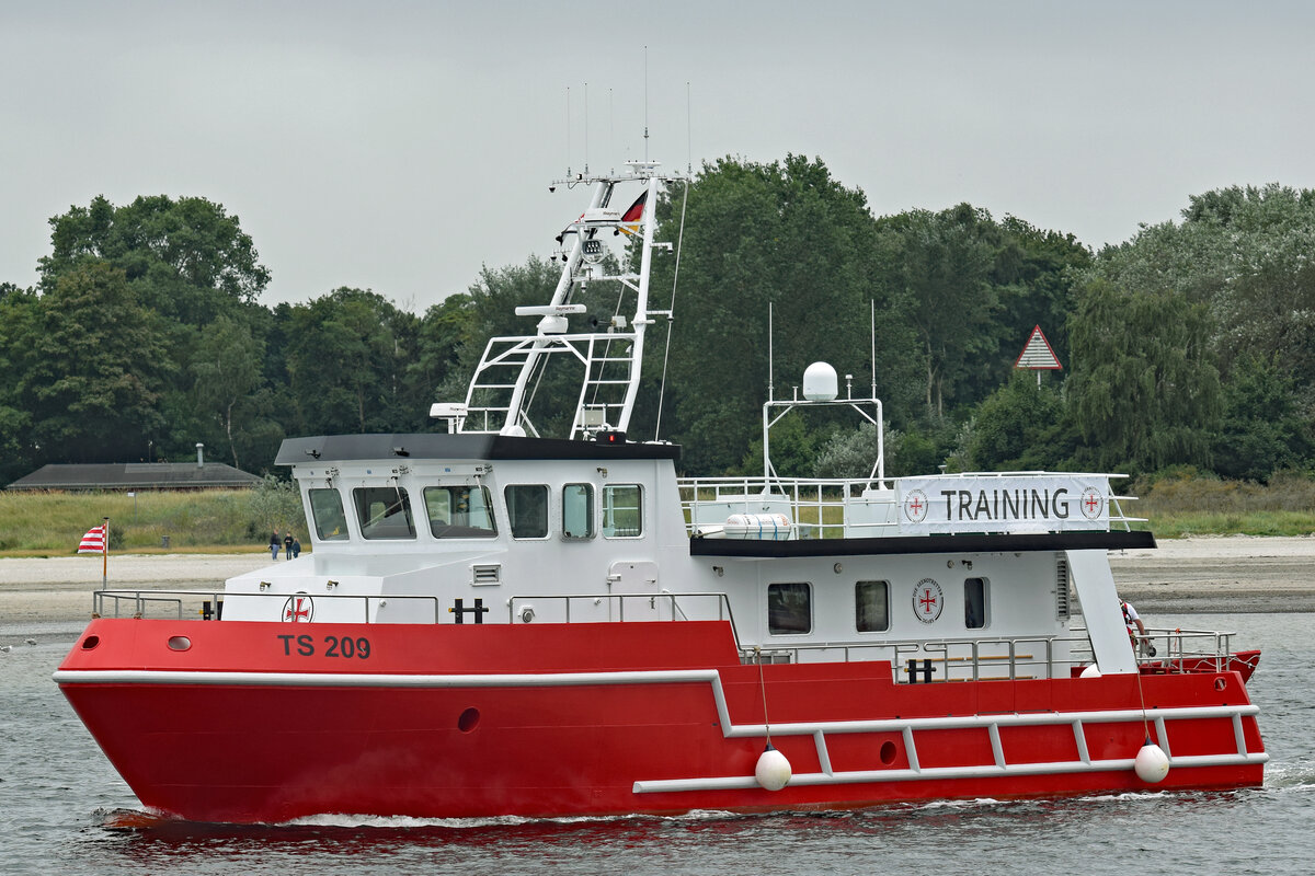 Trainingsschiff der DGzRS TS 209 am 25.08.2021 in der Ostsee vor Lübeck-Travemünde