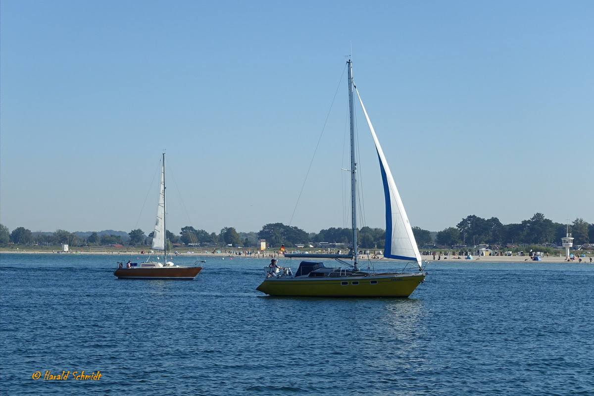 Travemünde am 6.9.2023: einlaufen von 2 unbekannten Segeljachten /