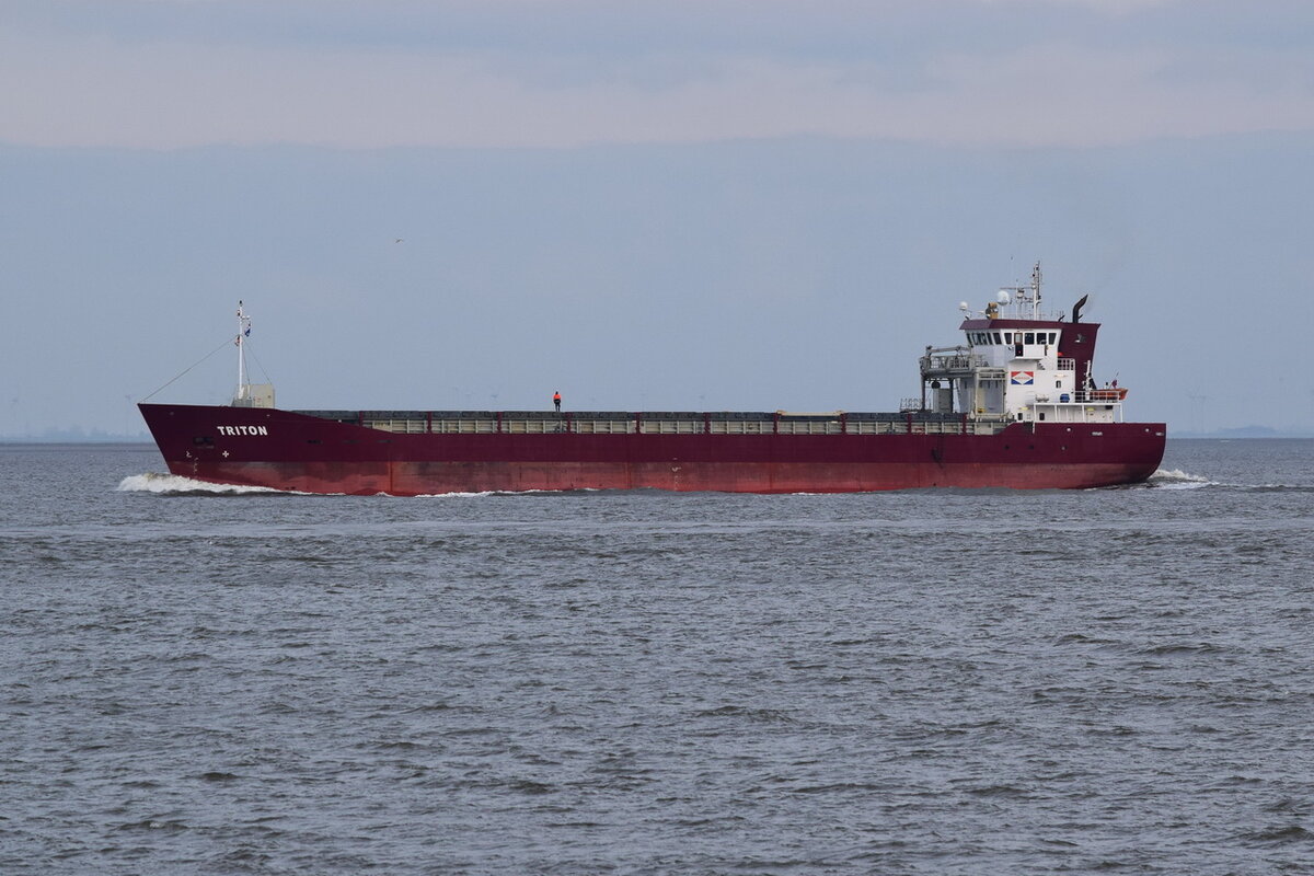 TRITON , General Cargo , IMO 9749099 , Baujahr 2015 , 90 x 15 m , 12.11.2021 , Cuxhaven