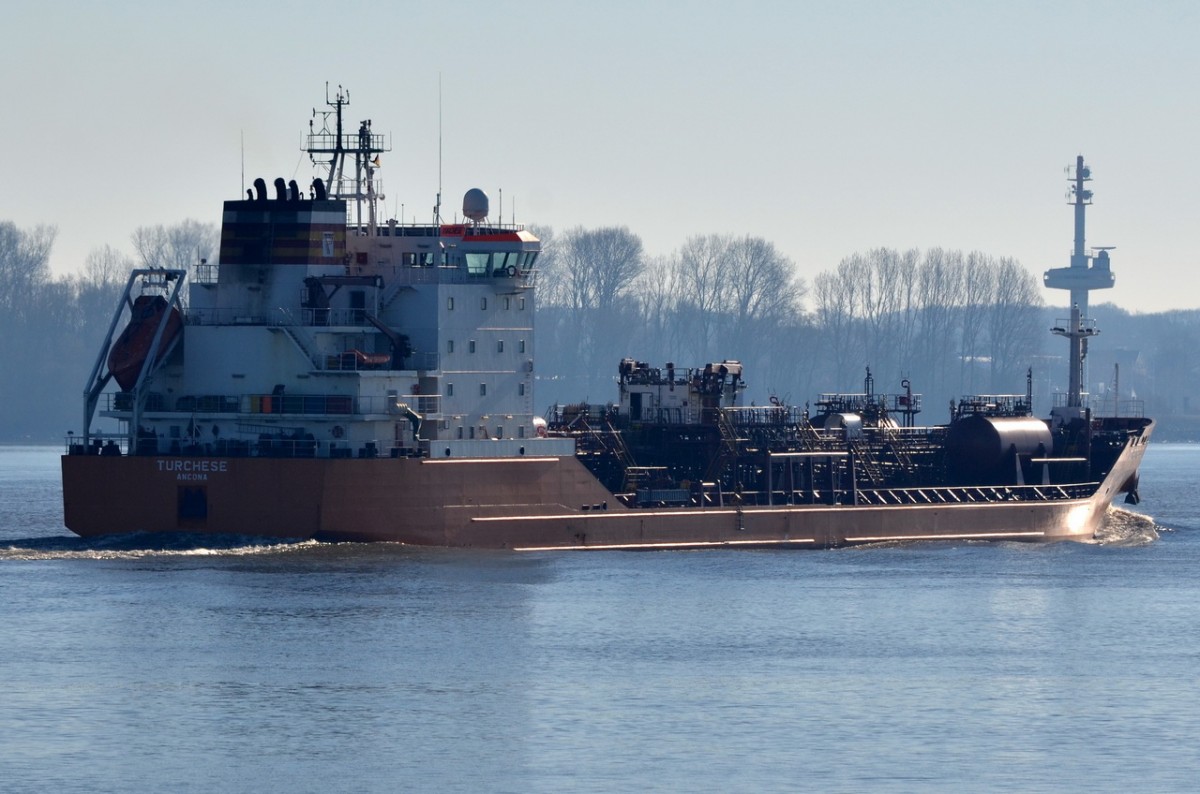 TURCHESE   Tanker   IMO  9220354 , Baujahr  2000 ,  Lühe  05.04.2015 ,  136 x 20m  

