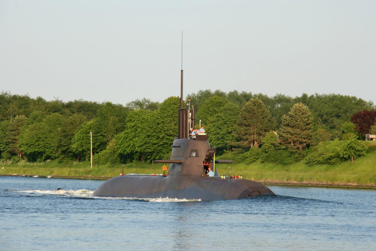 U 34 der Bundesmarine im Nord-Ostsee-Kanal; 12.06.2015