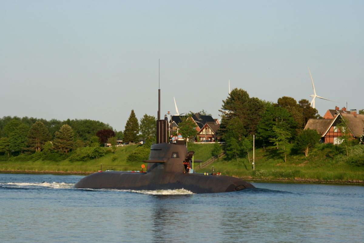 U 34 der Bundesmarine im Nord-Ostsee-Kanal bei Sehestedt; 12.06.2015