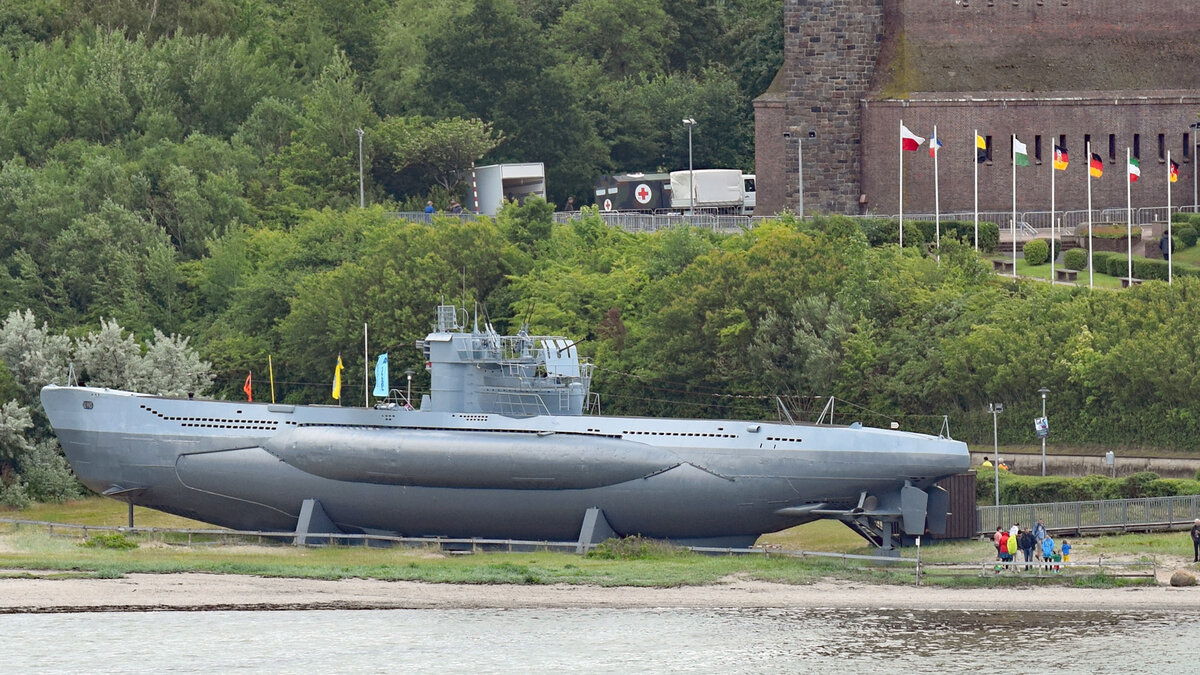 U 995 am 13.06.2022 beim Marineehrenmal Laboe