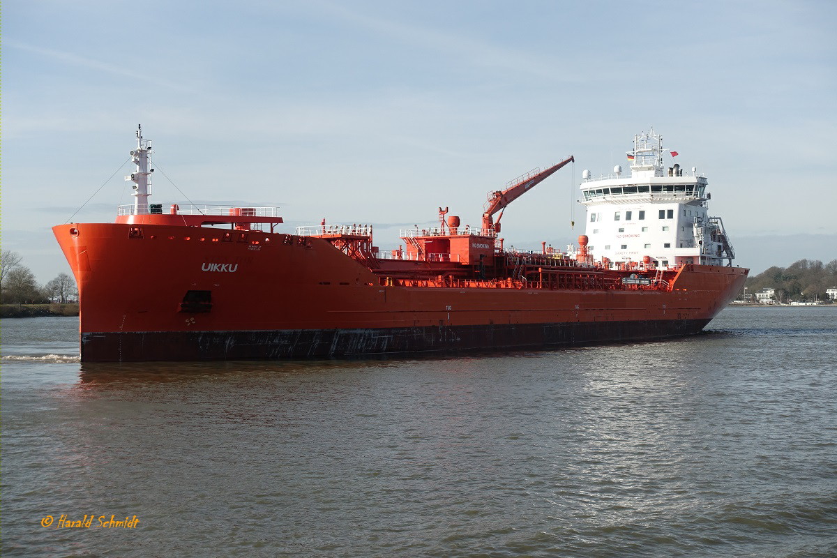 UIKKU (IMO 9797814), Backbordseite, am 22.2.2021, Hamburg, Elbe, Köhlfleet-Hafen / 
Ex-Name: STEN TOR /
Chemie- und Produktentanker  / BRZ 14.402 / Lüa 156 m, B 23,78 m, Tg 9,6 m / 1 Diesel, kW ( PS), 11 kn / gebaut 2018 / Eigner: SSC Uikku Oy c / o Navidom Oy, Flagge: Finnland, Heimathafen: Helsinki /
