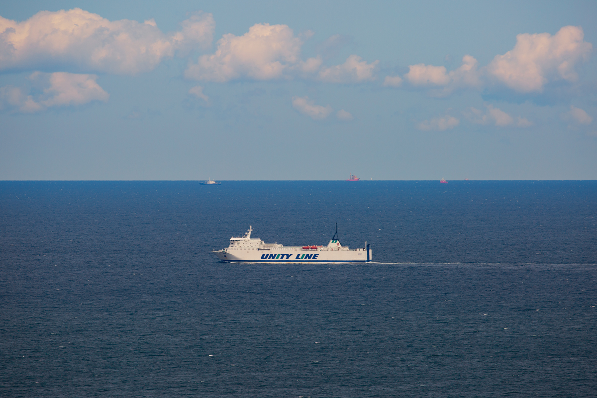 Unity Line Fähre „Gryf  vor Rügen Höhe dem Aussichtspunkt Königsstuhl. - 12.05.2016