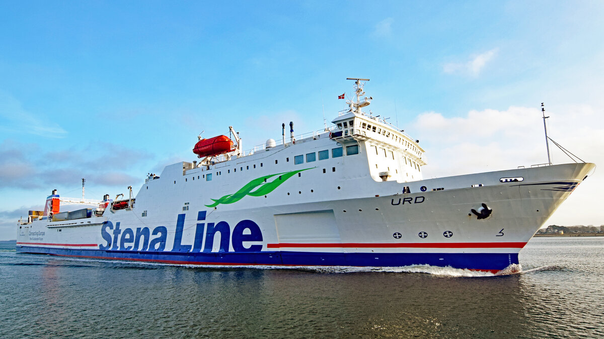 URD (IMO 7826855, Stena-Line) am 08.01.2022 in der Ostsee vor Lübeck-Travemünde