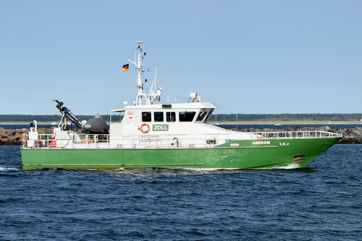 USEDOM , Zollboot , 24 × 6m , 27.08.2016 Rostock-Warnemünde