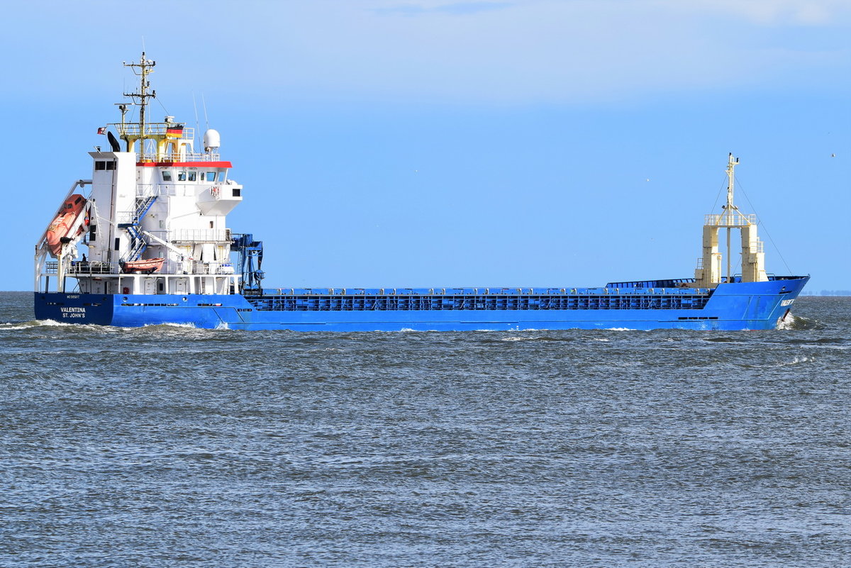 VALENTINA , General Cargo , IMO 9195872 , Baujahr 2000 , 95.04 × 13.17m , 12.09.2017 , Cuxhaven