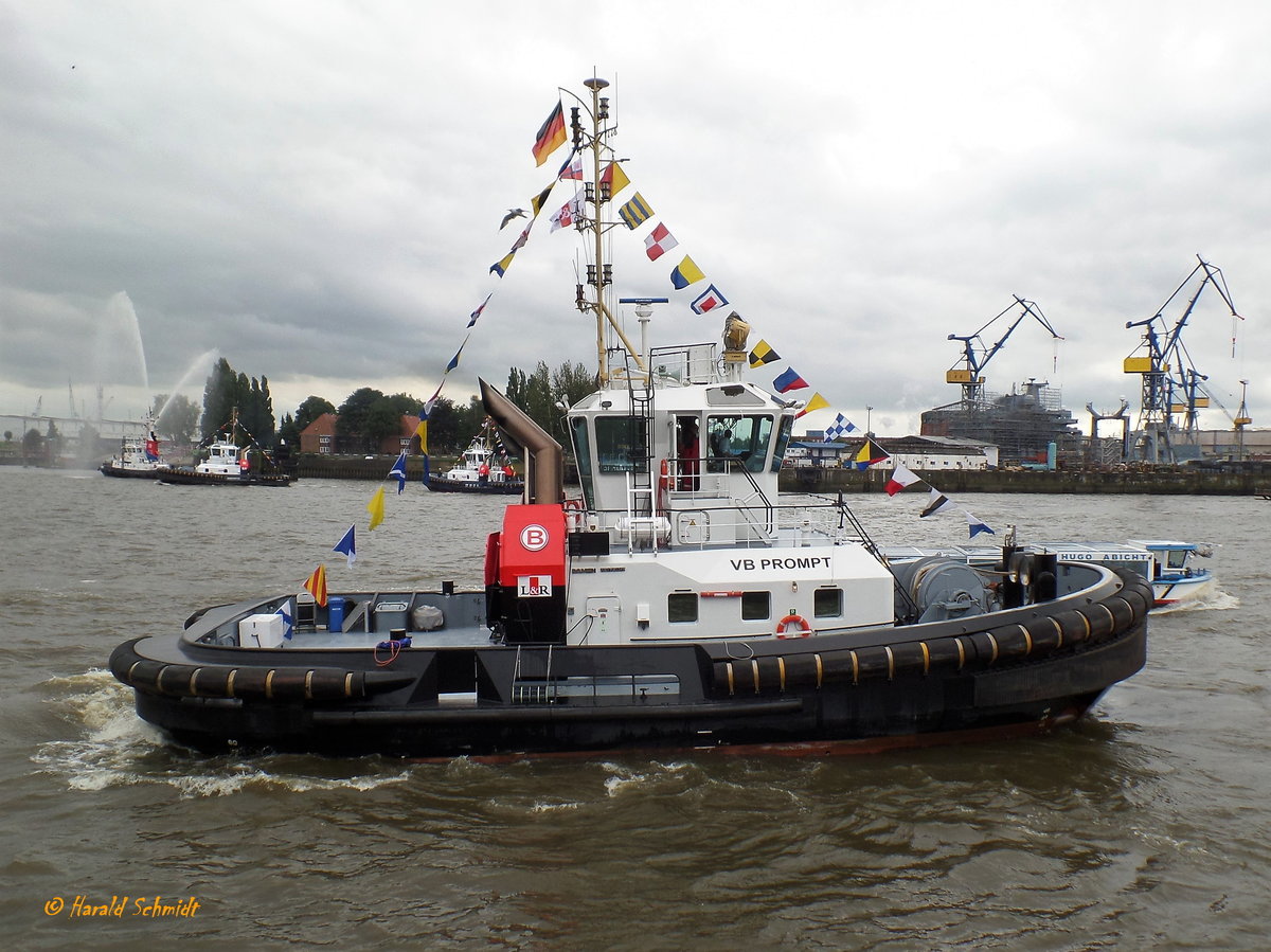 VB PROMPT (IMO 9647409) am 31.8.2017 im >Taufkleid<, Hamburg, Elbe, bei der Taufe an den Landungsbrücken / Das VB steht für Vicente Boluda, den Namen des Firmengründers.

Ex-Name: PROMPT
Seeschiffsassistenz-Schlepper / Damen ASD 2411 / GT 250 / Lüa 24,47 m, B 11,33 m, Tg 5,54 m / 2 Caterpillar-Diesel, ges. 4.200 kW (5710 PS), 2 Rolls Royce Ruderpropeller (Azimut) US 255, 13 kn, Pfahlzug 71 t / gebaut 2013 bei Song Thu Shipyard, Da Nang , Vietnam / Eigner: Boluda - Lütgens & Reimers, Hamburg / Flagge: Deutschland, Heimathafen: Hamburg /
