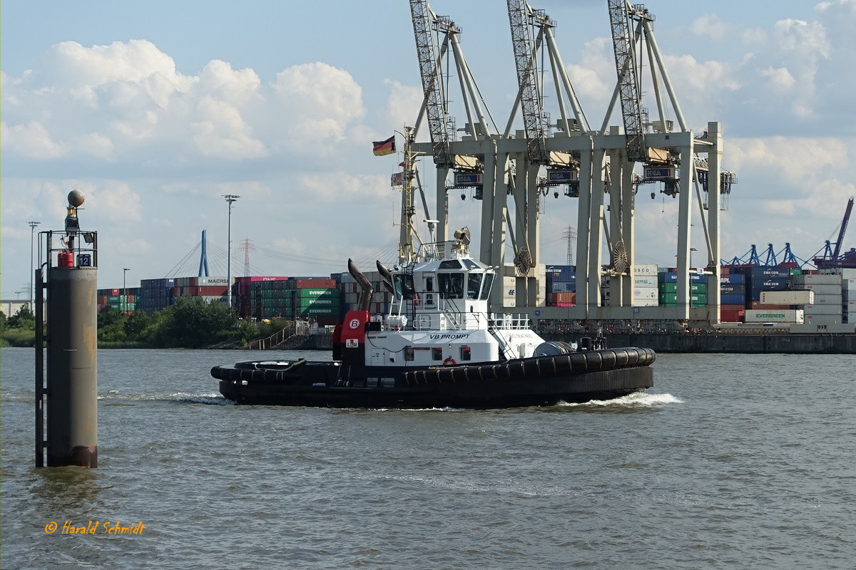 VB PROMPT (IMO 9647409) am 31.8.2017, Hamburg, Elbe Höhe Neumühlen / 

Ex-Name: PROMPT /

Seeschiffsassistenz-Schlepper / Damen ASD 2411 / GT 250 / Lüa 24,47 m, B 11,33 m, Tg 5,54 m / 2 Caterpillar-Diesel, ges. 4.200 kW (5710 PS), 2 Rolls Royce Ruderpropeller (Azimut) US 255, 13 kn, Pfahlzug 71 t / gebaut 2013 bei Song Thu Shipyard, Da Nang , Vietnam / Eigner: Boluda - Lütgens & Reimers, Hamburg / Flagge: Deutschland, Heimathafen: Hamburg /
