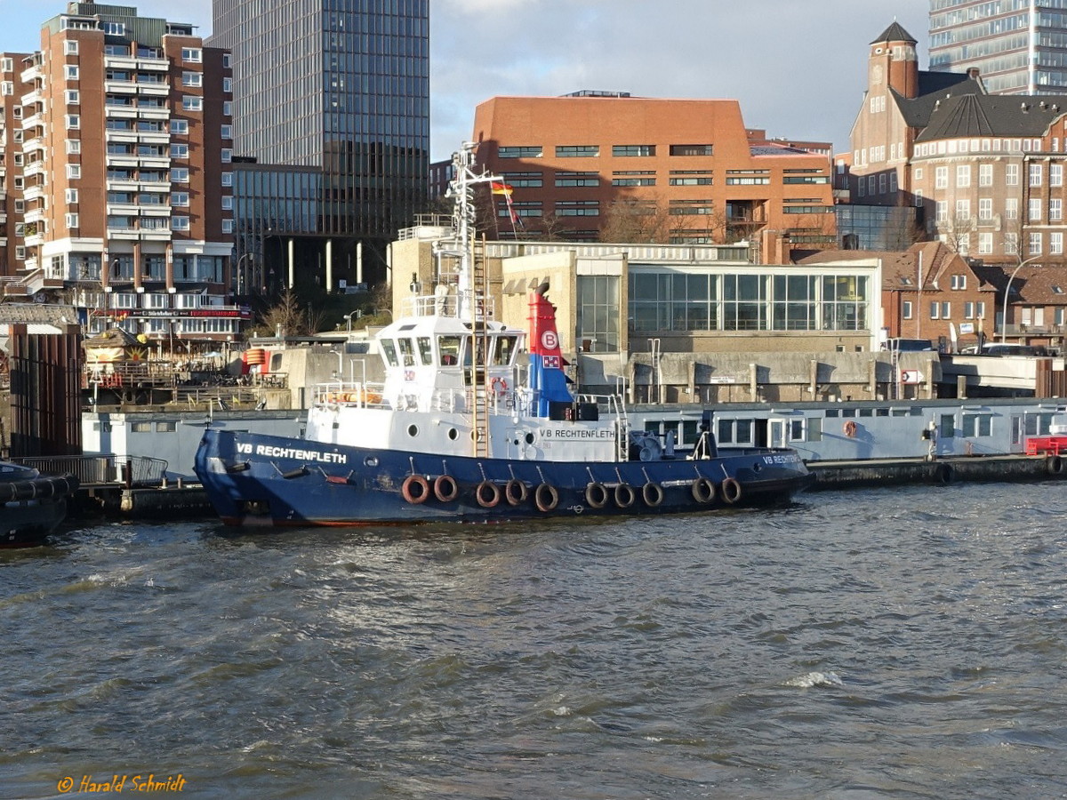 VB RECHTENFLETH (IMO 8701090) am 19.3.2019, Hamburg, Elbe Schlepperponton St. Pauli

ex CONSTANT (2)  

Schlepper / URAG / BRZ 208 / Lüa. 27,98 m, B 8,8 m, Tg. 4,7 m / 2 Deutz-Diesel, SBV 6M 628,  2 VSP, ges. 1840 kW (2500 PS), 12 kn / Pfahlzug 33 t / 1987 bei Detlev Hegemann Werft, Berne /