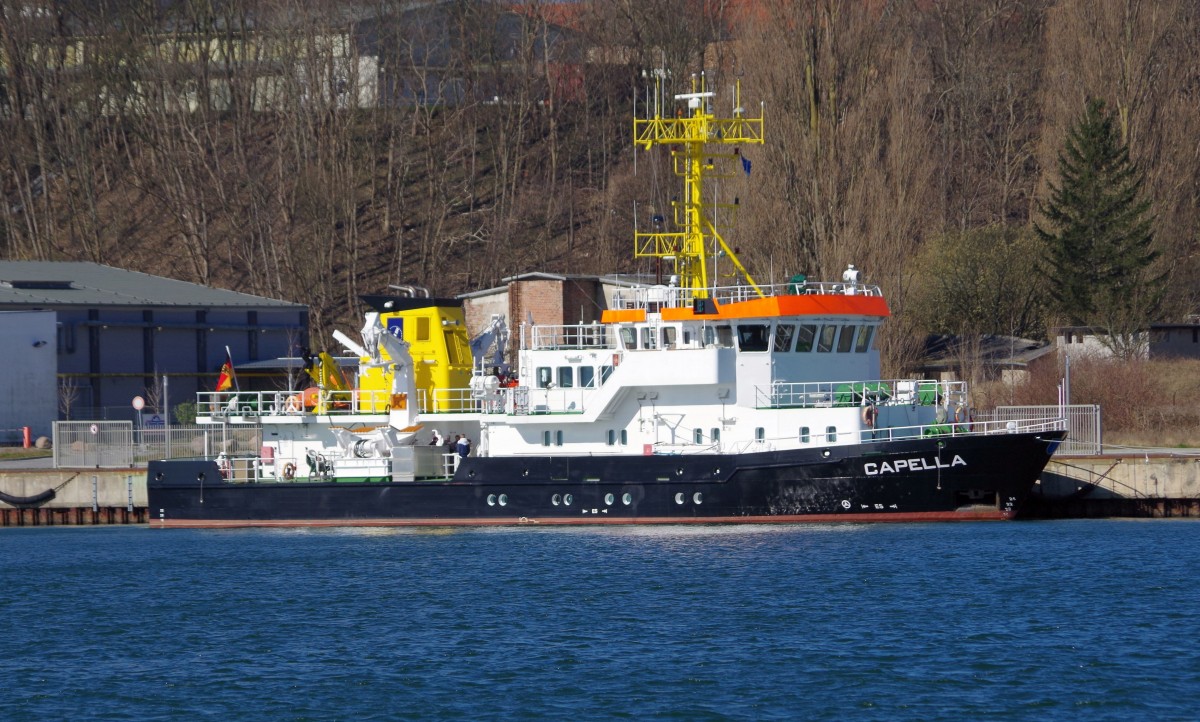 Vermessungsschiff  Capella  am 03.04.15 in Sassnitz