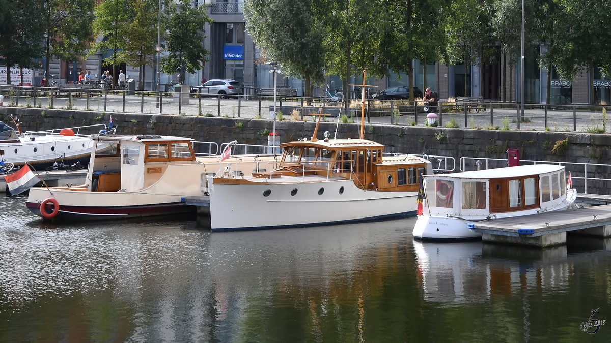 Verschiedene Yachten Ende Juli 2018 im Wellemdok in Antwerpen.
