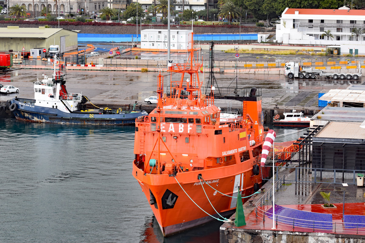 Versorgungsschiff PUNTA SALINAS (IMO: 7931894) am 11.02.2017 im Hafen von Santa Cruz de Tenerife