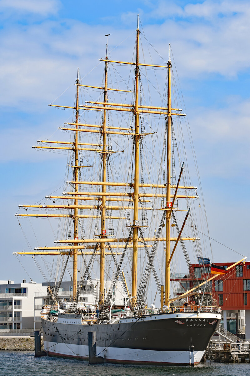 Viermastbark PASSAT am 22.04.2022 in Lübeck-Travemünde