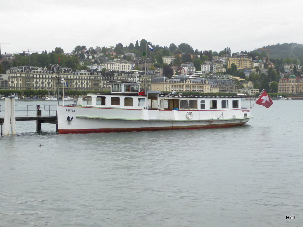 Vierwaldstättersee - MS Rütli im Hafen in Luzern am 28.03.2016