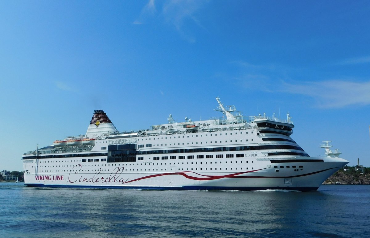 VIKING CINDERELLA; Viking Line, auslaufend Stockholm am 14.08.2020