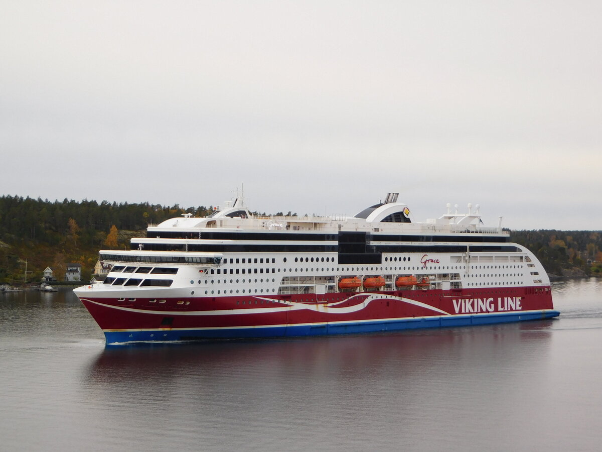 VIKING GRACE; Viking Line, Stockholmer Schären am 19.10.21, gesehen von Bord der Gabriella