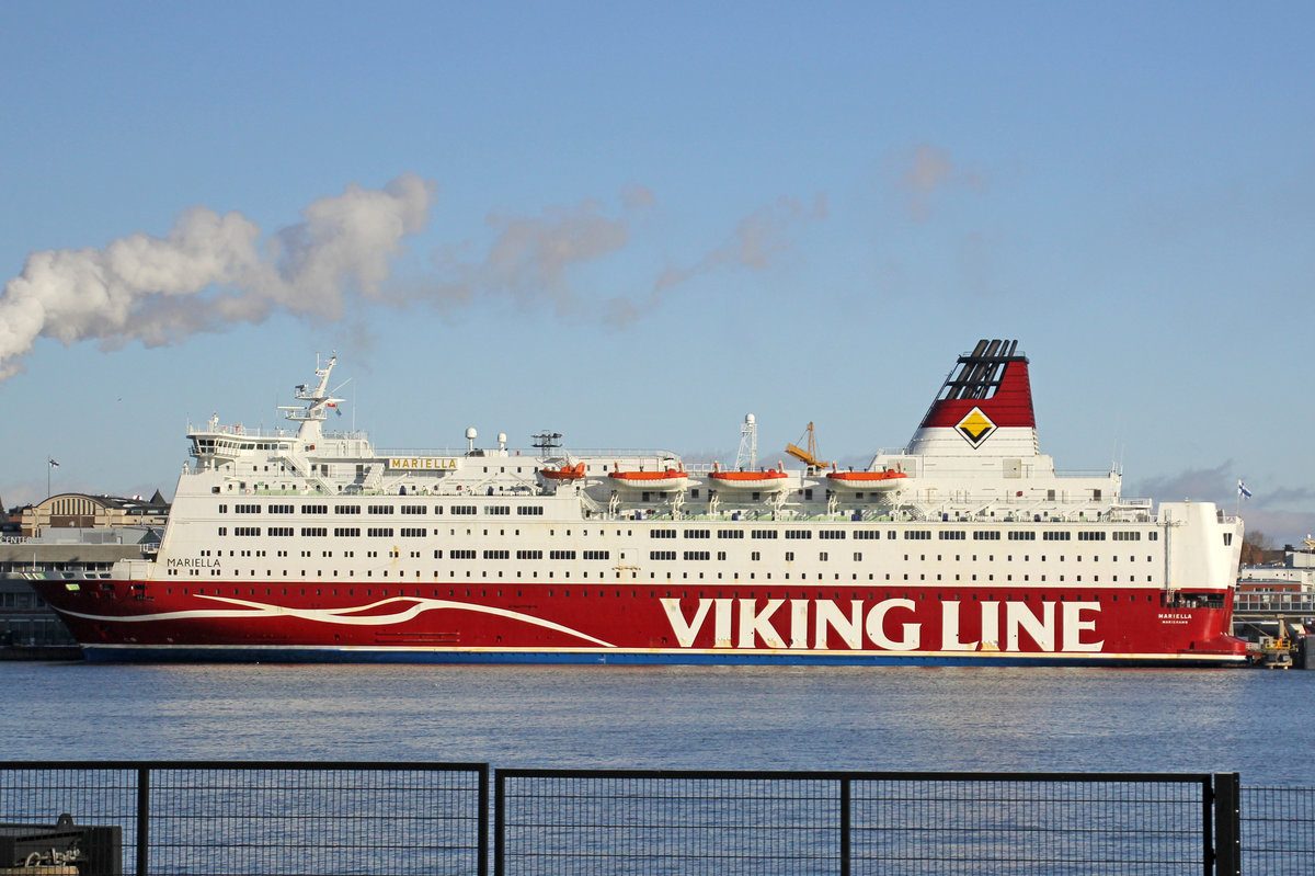 Viking Line, Mariella. IMO: 8320573. 28.Februar 2016. Im Hafen von Helsinki.