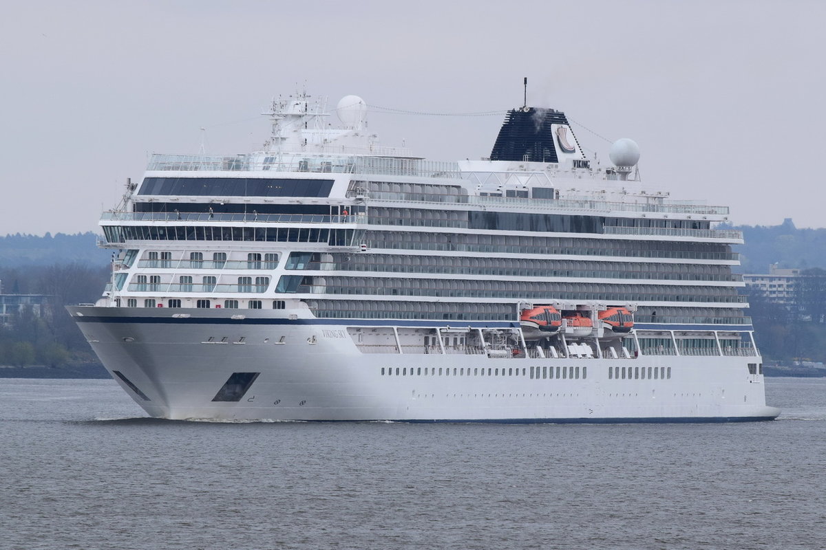 VIKING SKY , Kreuzfahrtschiff , IMO 9650420 , Baujahr 2017 , 228.28 × 34m , 930 Passagiere , 14.04.2019 , Grünendeich