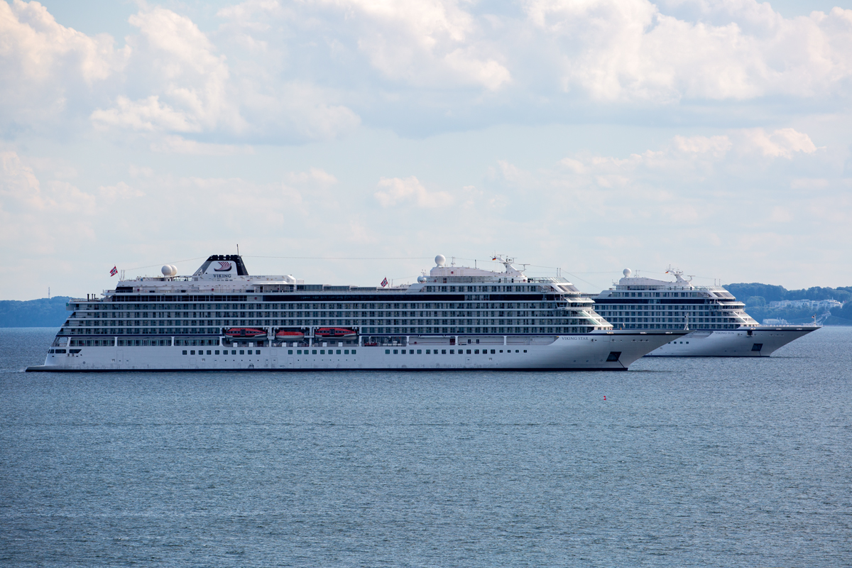 VIKING SUN (IMO 9725433) und VIKING STAR (IMO 9650418) haben ihre Anker vor Mukran geworfen. - 03.09.2020