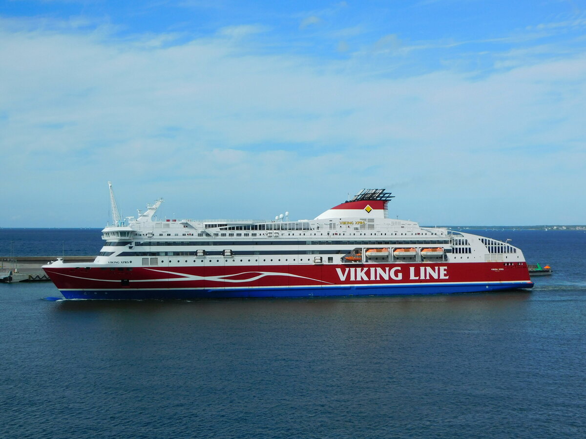 VIKING XPRS, Viking Line, einlaufend Tallinn am 14.08.21, gesehen von der Baltic Queen aus