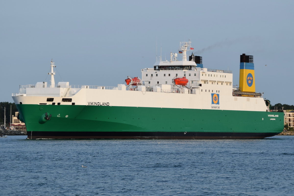 VIKINGLAND , Ro-Ro Cargo , IMO 8020599 , 155 × 25.15m ,1982 , 27.08.2016 Rostock-Warnemünde