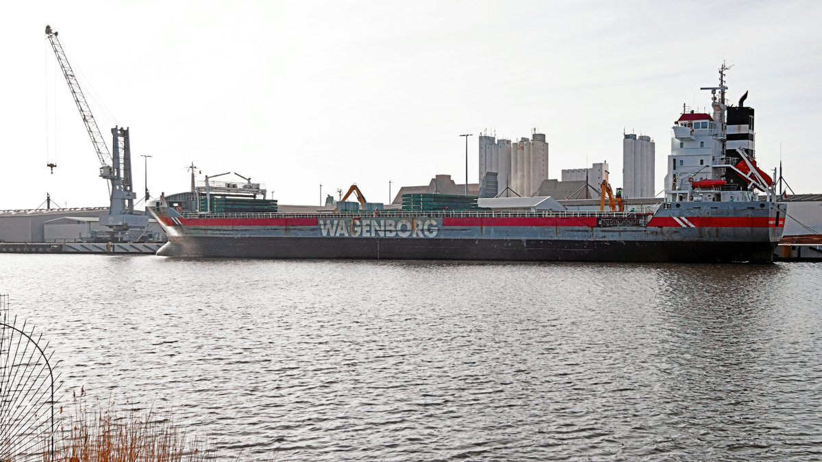 VIRGINIABORG (IMO 9234290) am 25.02.2021 beim Nordlandkai in Lübeck. Das 132 Meter lange Schiff hat Dünger aus St.Petersburg gebracht.