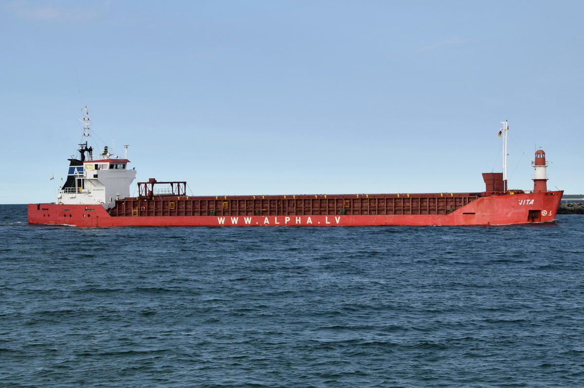 VITA , General Cargo , IMO 8906303 , 88.29 × 13.21m , Baujahr 1990 , 27.08.2016 Rostock-Warnemünde
