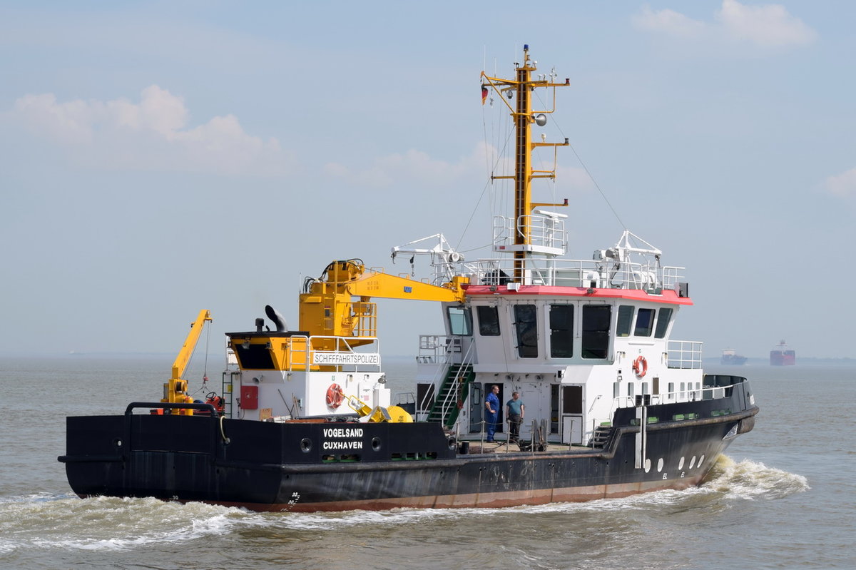 VOGELSAND , Utility Vessel , IMO 9218820 , Baujahr 2001 , 33.8 × 8.5m , 17.05.2017  Cuxhaven