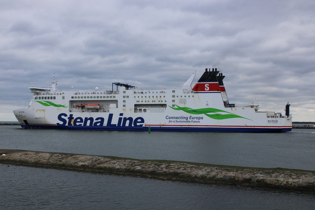 Vom Rost gezeichnet zeigte sich die Skane am Mittag des 01.03.2020 in Warnemünde.