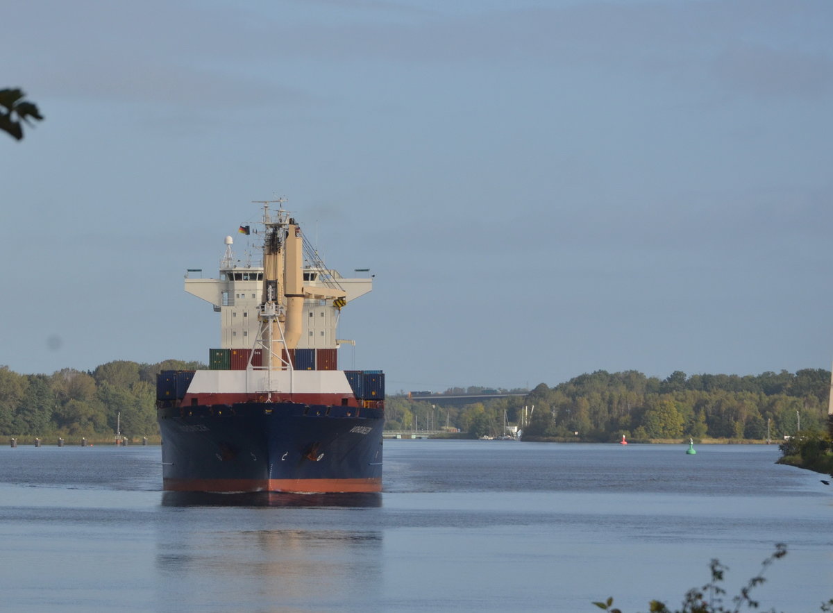 Voronezh, Containerschiff, Baujahr: 2009, Länge: 183.00 m, Breite: 26.00 m, Tiefgang: 9.85 m, 1728 TEU, 
IMO: 9322011, Am 06.10.17 bei Schachtaudorf am NOK.
