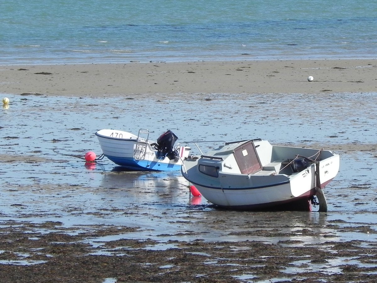 Warten auf die Flut. Am Plage du Mardi-Gras von Le Petit Vieil im Norden der Insel Noirmoutier am 20.09.2019.