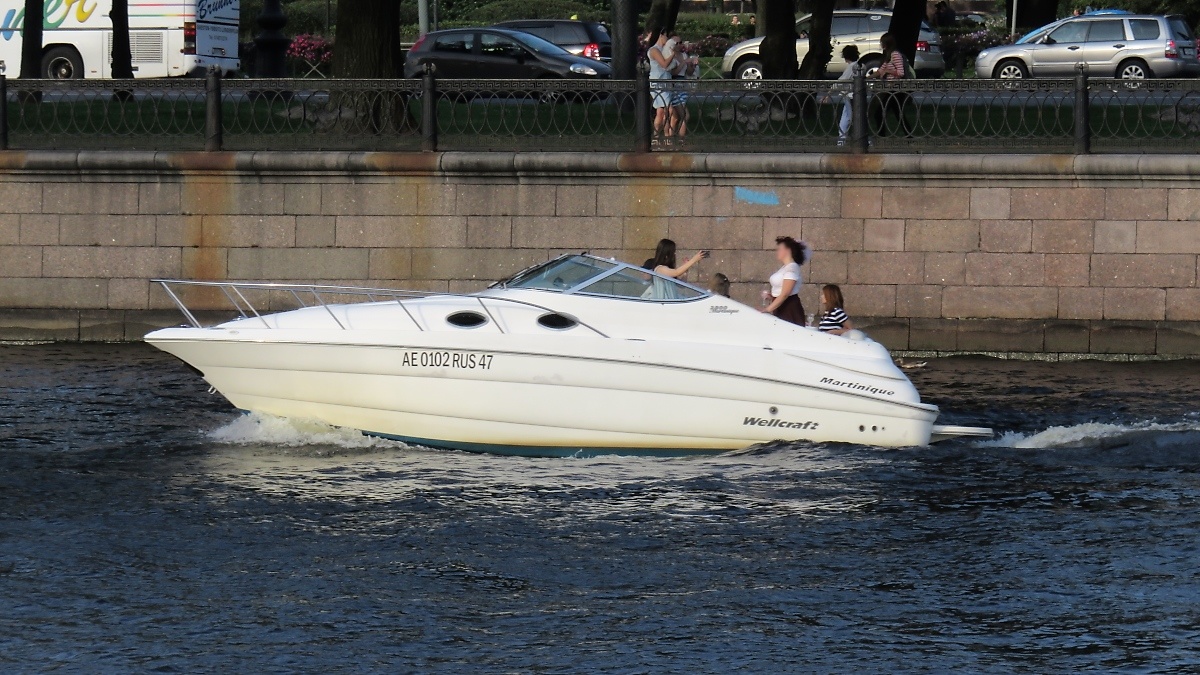 Wellcraft Martinique Motorboot in St. Petersburg, 19.8.17