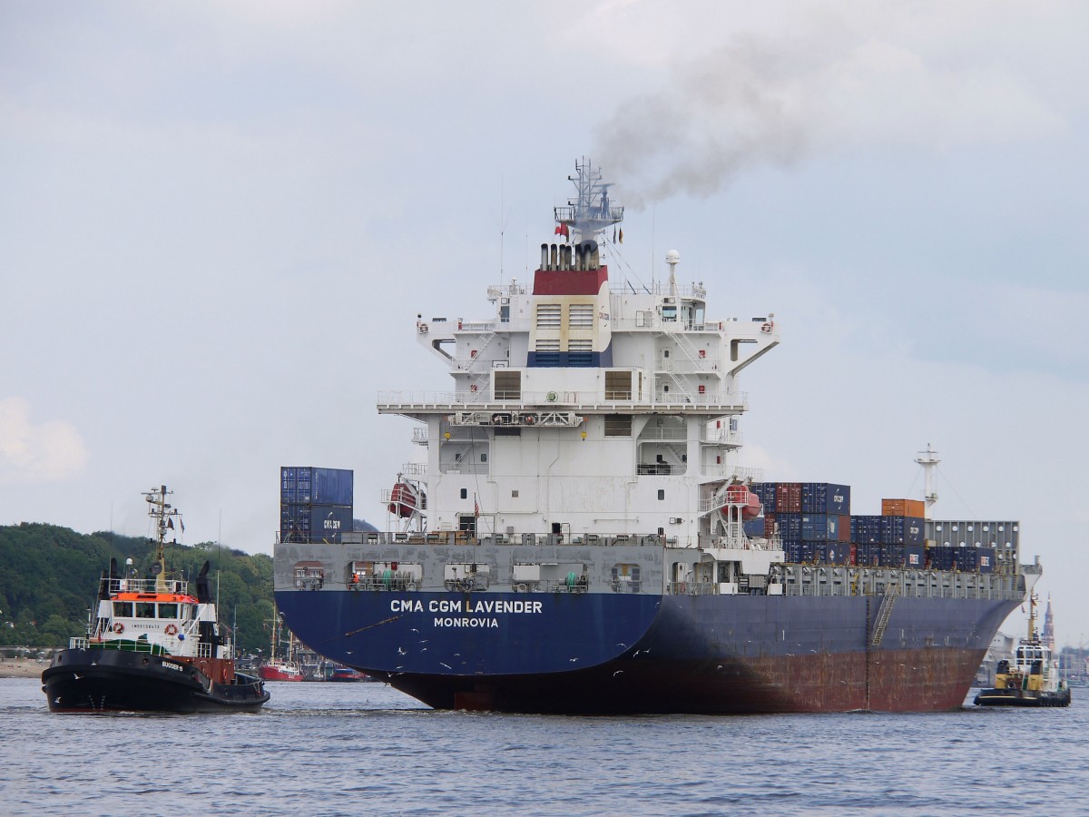  WILHELMINE  vorn und  BUGSIER 19  hinten an CMA CGM LAVENDER, Monrovia, IMO 9314973 (ex  ER MONTPELLIER ) einlaufend Hamburg; 28.08.2013

