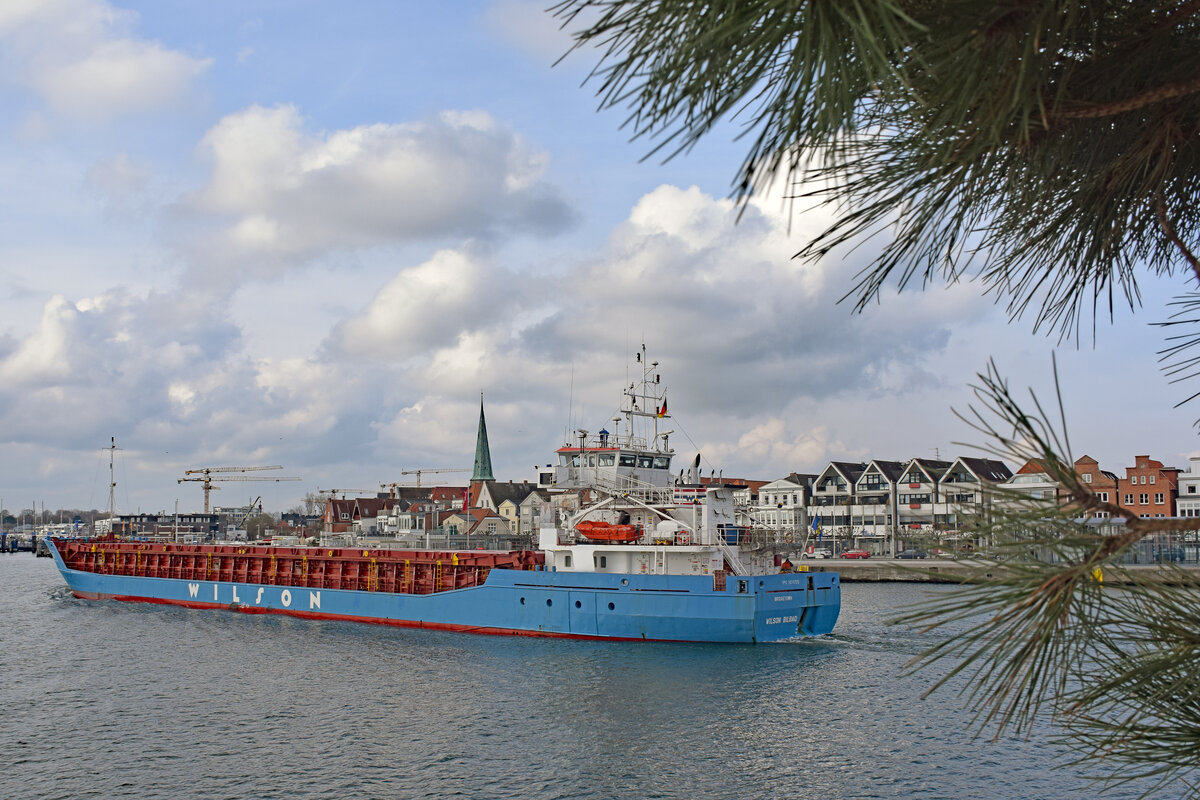 WILSON BILBAO General Cargo Ship, IMO 9014705, am 09.03.2023 in Lübeck-Travemünde